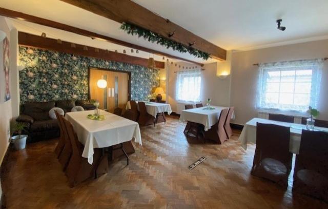 Castle Inn Knighton  Exteriör bild